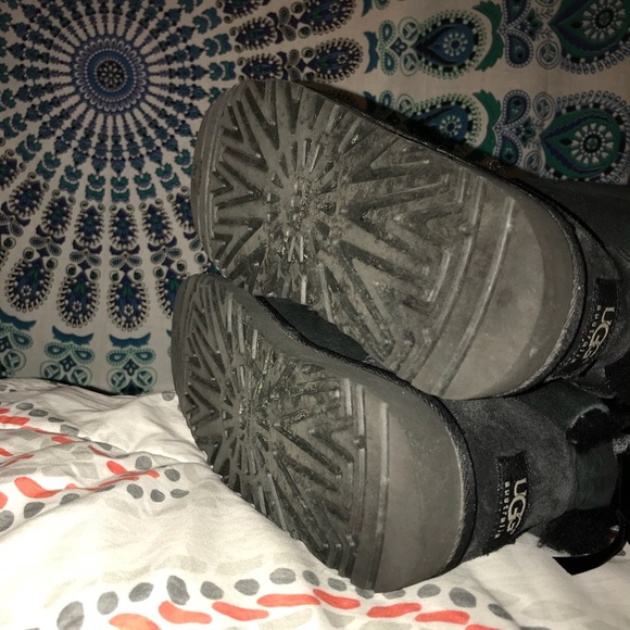 Bailey Bow Uggs - Picture 3 of 3